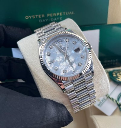 Rolex Day-date 36 Fluted Bezel Mother-of-pearl Diamond Dial President Bracelet 128239