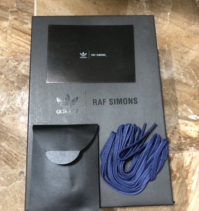 deadstock Adidas Raf Simons Ozweego