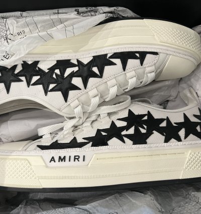 Stars Court Canvas Low-top Sneakers