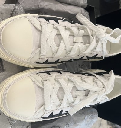 Stars Court Canvas Low-top Sneakers