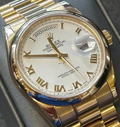 Rolex Day-date 36 Gold President Watch Bracelet 36mm White Dial Roman Numeral