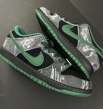 There Skateboards x Nike Sb Dunk Low - Gorge Green Hf7743-001