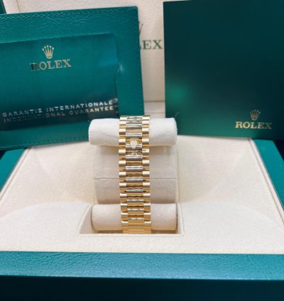 Rolex Day-date 36 Green Baguette Dial Yellow Gold 36mm