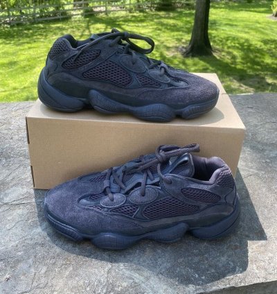 11 5 Utility Black Yeezy 500 Onyx Black 700 Pirate 350 V2