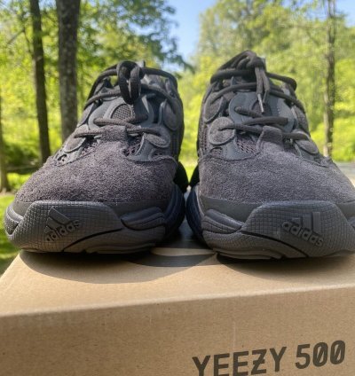 11 5 Utility Black Yeezy 500 Onyx Black 700 Pirate 350 V2
