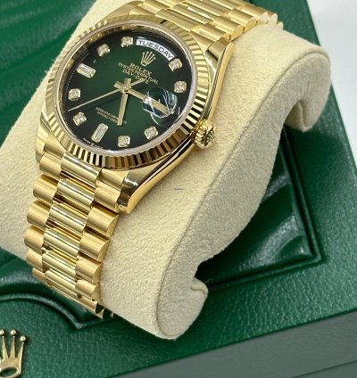 Rolex Day-date 36 Green Ombre Dial Yellow Gold President