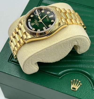 Rolex Day-date 36 Green Ombre Dial Yellow Gold President