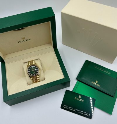 Rolex Day-date 36 Green Ombre Dial Yellow Gold President