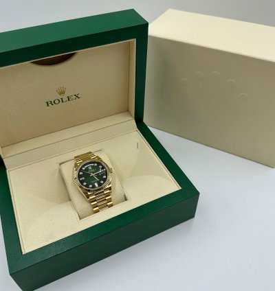 Rolex Day-date 36 Green Ombre Dial Yellow Gold President