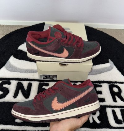 Nike Sb Dunk Low Riot Skateshop size 11