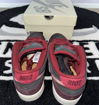 Nike Sb Dunk Low Riot Skateshop size 11