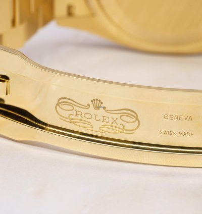 Rolex Day-date 36 In Stock Unworn 2024 Green Ombr Ref 128238 Day-date 36 Yellow Gold Roman Numerals