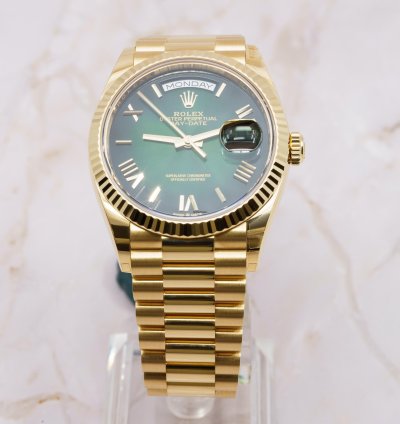 Rolex Day-date 36 In Stock Unworn 2024 Green Ombr Ref 128238 Day-date 36 Yellow Gold Roman Numerals