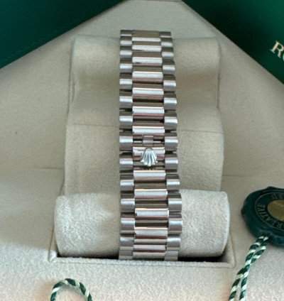 Rolex Day-date 36 Mint 2020 Day-date 36 Rainbow Crayola Pave Diamond Dial