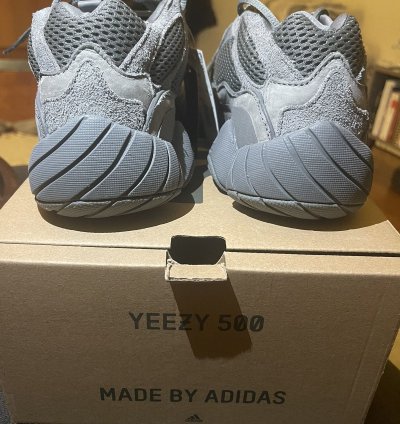 8 5 Grainte Yeezy 500