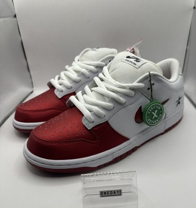 Nike Sb Dunk Low Supreme Jewel Swoosh