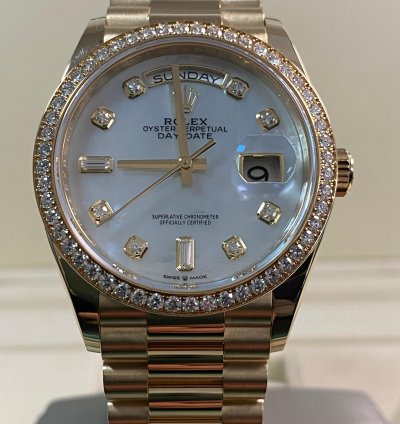 Rolex Day-date 36 New 2022 Unworn Day-date 36 Yellow Gold Mother-of-pearl Diamond Dial Diamond Bezel