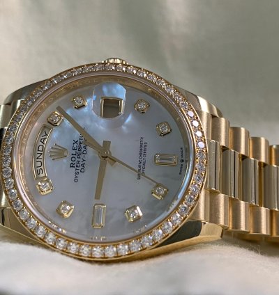 Rolex Day-date 36 New 2022 Unworn Day-date 36 Yellow Gold Mother-of-pearl Diamond Dial Diamond Bezel