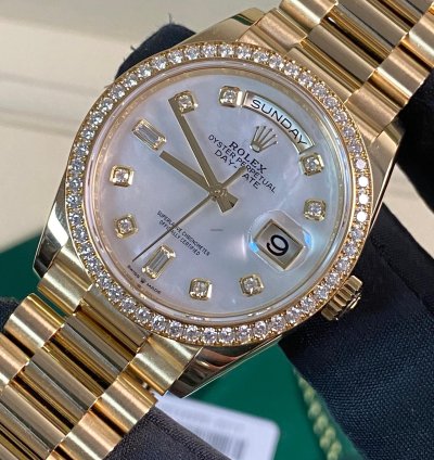 Rolex Day-date 36 New 2022 Unworn Day-date 36 Yellow Gold Mother-of-pearl Diamond Dial Diamond Bezel