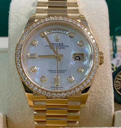 Rolex Day-date 36 New 2022 Unworn Day-date 36 Yellow Gold Mother-of-pearl Diamond Dial Diamond Bezel