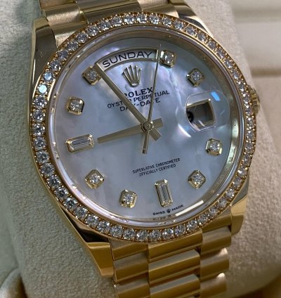 Rolex Day-date 36 New 2022 Unworn Day-date 36 Yellow Gold Mother-of-pearl Diamond Dial Diamond Bezel