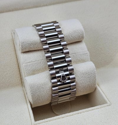 Rolex Day-date 36 New 2023 President White Gold 18kt White Dial Roman Letter 128239-0038