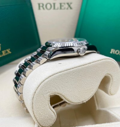 Rolex Day-date 36 New Day-date 36mm 128239 Fluted Bezel Blue Ombre Diamond Dial Presidential Band