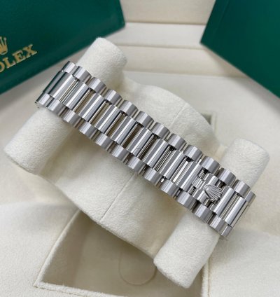 Rolex Day-date 36 New Day-date 36mm 128239 Fluted Bezel Blue Ombre Diamond Dial Presidential Band
