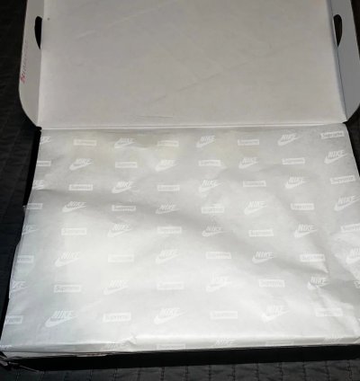 Supreme Nike Air Force 1 Low Sneakers2