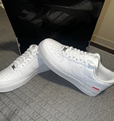Supreme Nike Air Force 1 Low Sneakers2