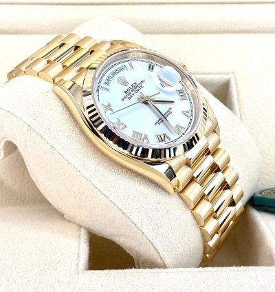 Rolex Day-date 36 New Full Set Full Stickers 2023 White Roman Dial 128238 Yellow Gold
