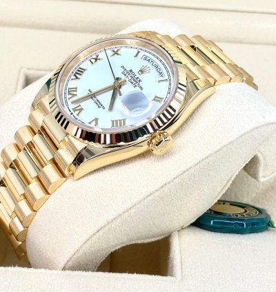 Rolex Day-date 36 New Full Set Full Stickers 2023 White Roman Dial 128238 Yellow Gold