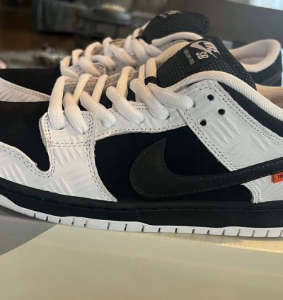 Nike Sb Dunk Low Tightbooth