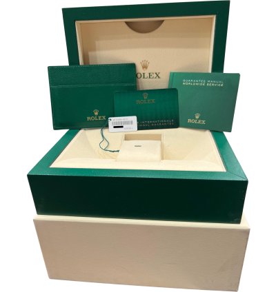 Rolex Daytona 2021 New Papers Rolex Daytona Cosmograph Green 40mm 18k Yellow Watch 116508 Box