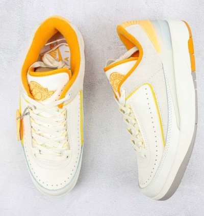 Air Jordan 2 Retro Low craft Melon Tint