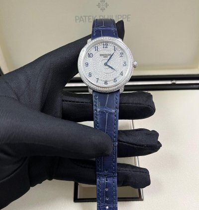 Patek Philippe Calatrava Swirl 4978 400g-001