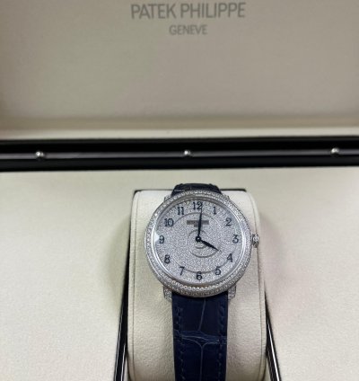 Patek Philippe Calatrava Swirl 4978 400g-001