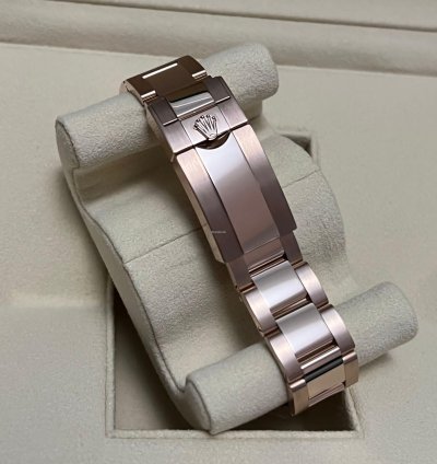 Rolex Daytona 2022 Rose Gold Daytona Cosmograph Chocolate Dial Unworn Box And Papers 116505