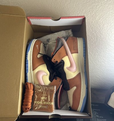 Nike Sb Dunk Mid Social Status Free Lunch Chocolate