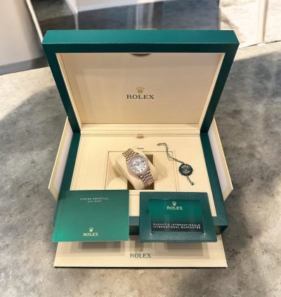 Rolex Day-date 36 President Rose Gold Pearl Dial Diamonds 36 Mm Unworn 2022