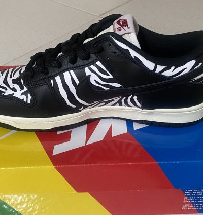 Nike Sb Dunk Quartersnacks Zebra