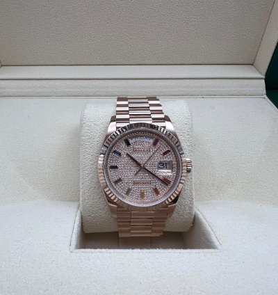 Rolex Day-date 36 Rainbow Pave Dial Rose Gold
