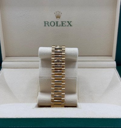 Rolex Day-date 36 Rainbow Sapphire Diamonds Dial Factory Set New