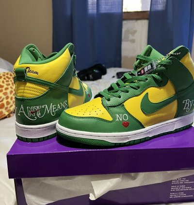 Supreme Nike Dunk High