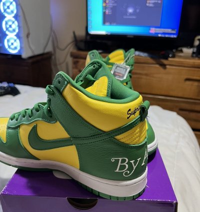 Supreme Nike Dunk High