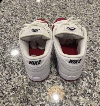 Supreme Nike Dunk Low Pro