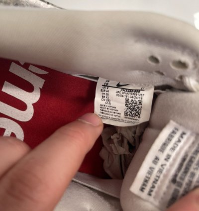 Supreme Nike Dunk Low Pro