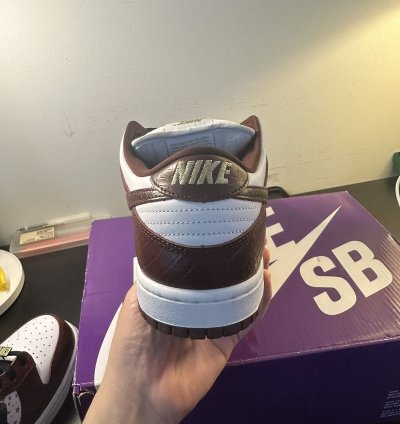 Supreme Nike Dunk Sb