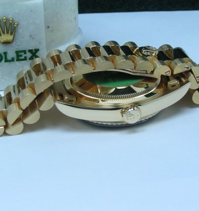 Rolex Day-date 36 Un-worn Boxes Papers Champagne Diamond Dial Fluted Bezel 18238