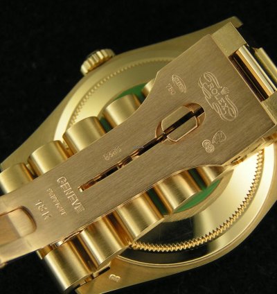 Rolex Day-date 36 Un-worn Boxes Papers Champagne Diamond Dial Fluted Bezel 18238